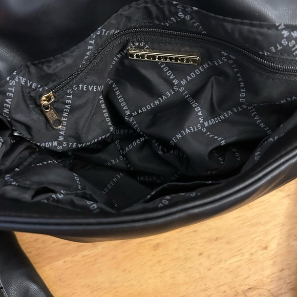 Steve Madden Black Puffer Shoulder Strap/ Crossbody Strap Bag - Picture 4 of 15